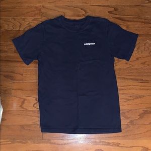 Men’s Patagonia shirt